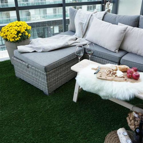 PerfectLawn-Artificial-grass-for-balconies-green-lush-all-year-round-outdoor-furniture-toronto-canada-winnipeg-calgary vancouver