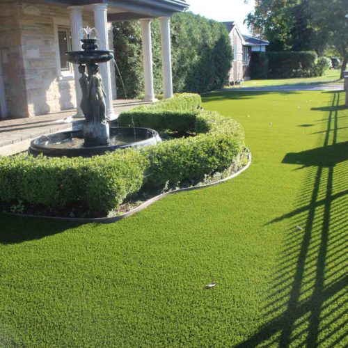 synthetic-grass-front-yard