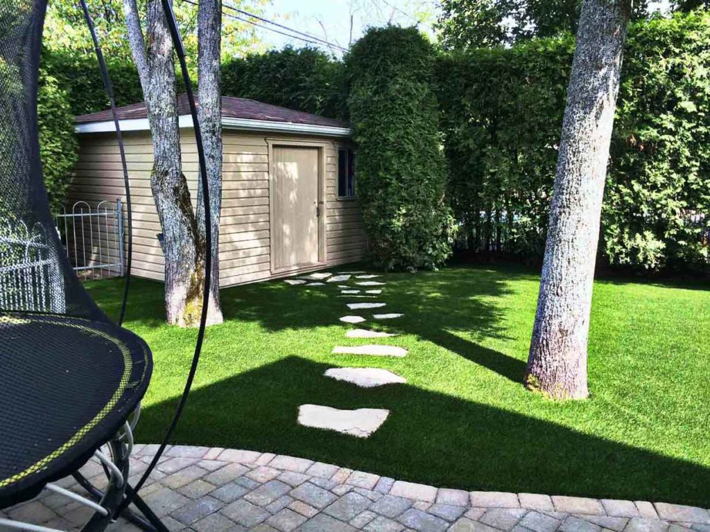 sgc-synthetic-grass-trampoline-backyard-