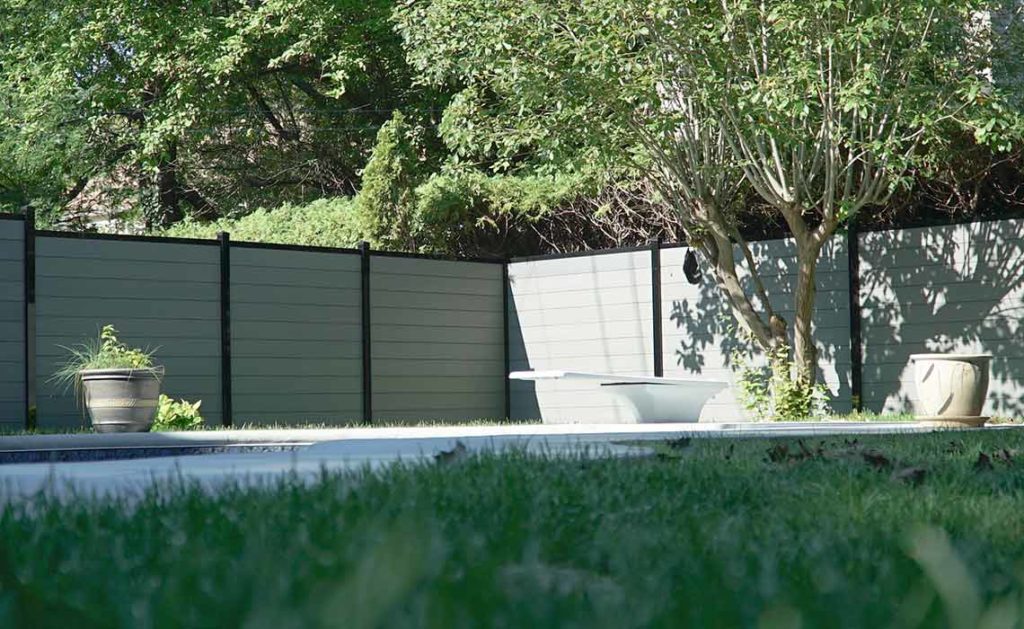 composite fencing Outdoor-living-spaces-creative-fence-ideas-fence-inspiration-color-schemes