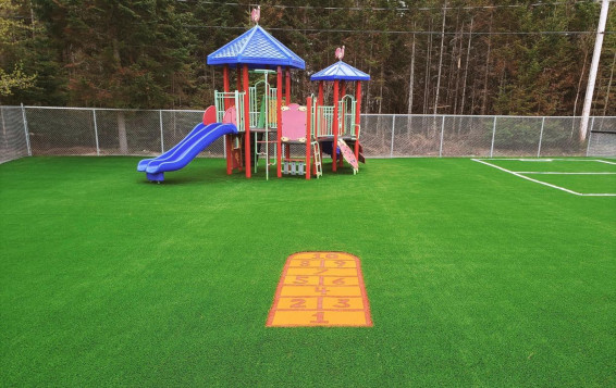 gazon synthétique avec design commercial et résidentiel