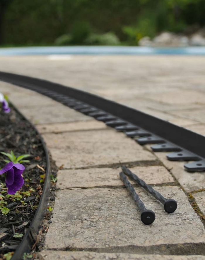commercial-paver-edging-or-professional-landscaping-edging-with-anchoring-spikes-of-10-in-long-new-york-philadelphia-toronto-vancouver-calgary-winnipeg